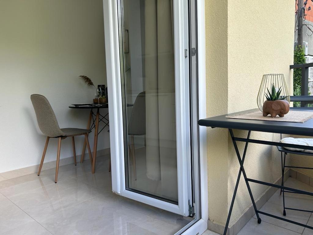 Apartments Niko, Near Beach, Free Parking, Wi-Fi Tučepi Екстериор снимка